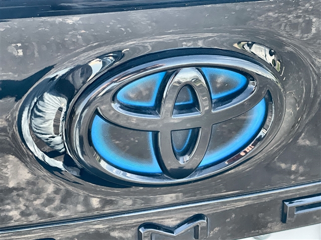 2022 Toyota Camry Hybrid SE Nightshade