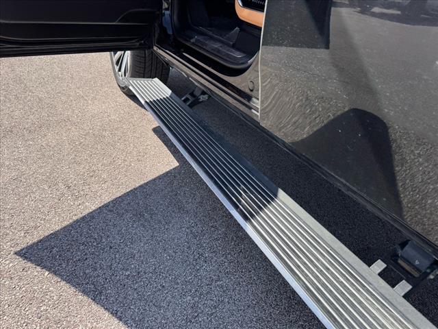 2022 Jeep Grand Wagoneer Series III