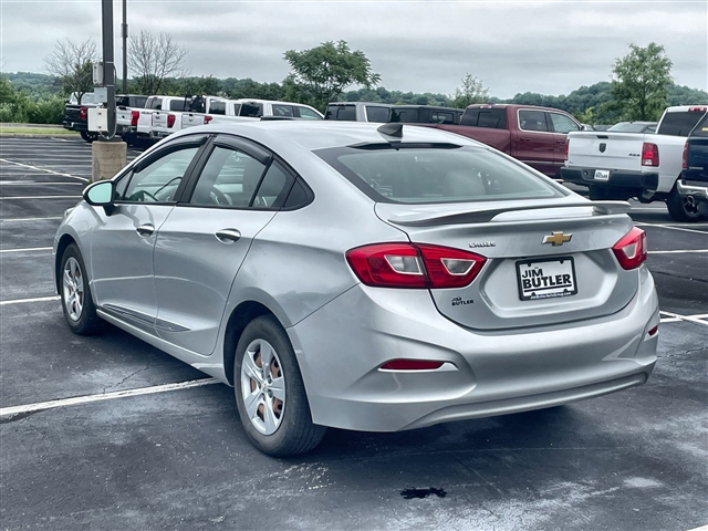 2018 Chevrolet Cruze LS Auto