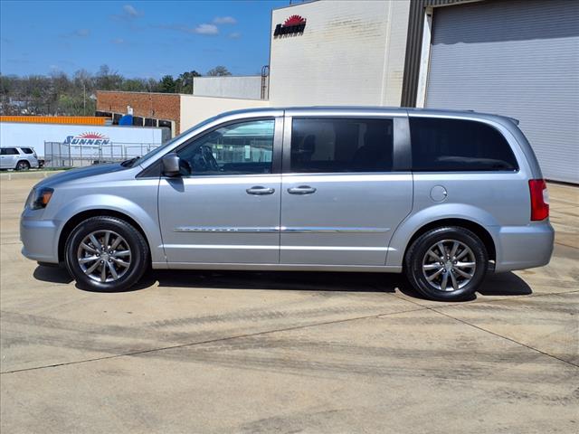 2015 Chrysler Town and Country S