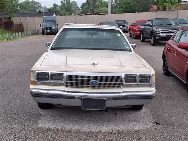 1991 Ford LTD Crown Victoria 