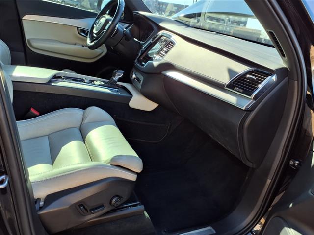 2020 Volvo XC90 T6 R-Design