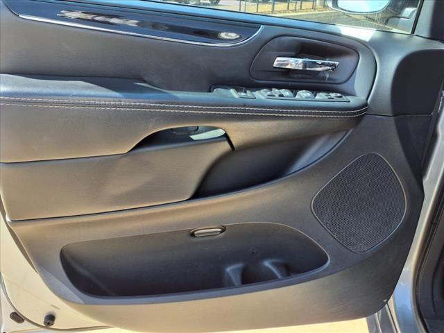 2015 Chrysler Town and Country S