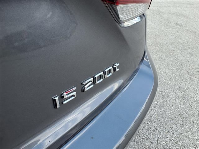 2017 Lexus IS 200t 