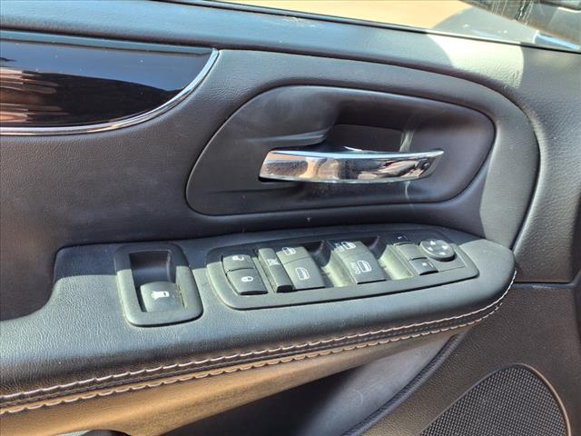 2015 Chrysler Town and Country S