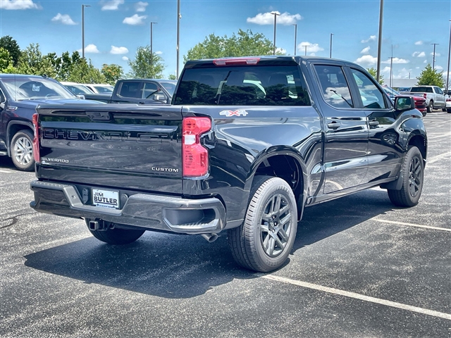 2025 Chevrolet Silverado 1500 Custom