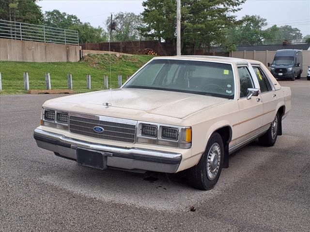 1991 Ford LTD Crown Victoria 