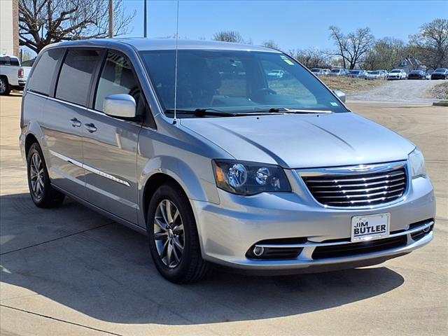 2015 Chrysler Town and Country S