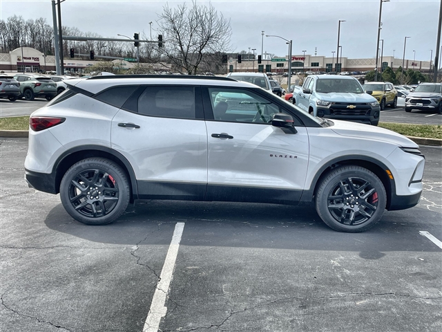 2025 Chevrolet Blazer LT