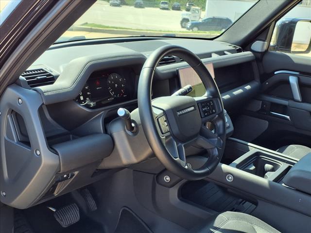 2024 Land Rover Defender 130 P400 X-Dynamic SE