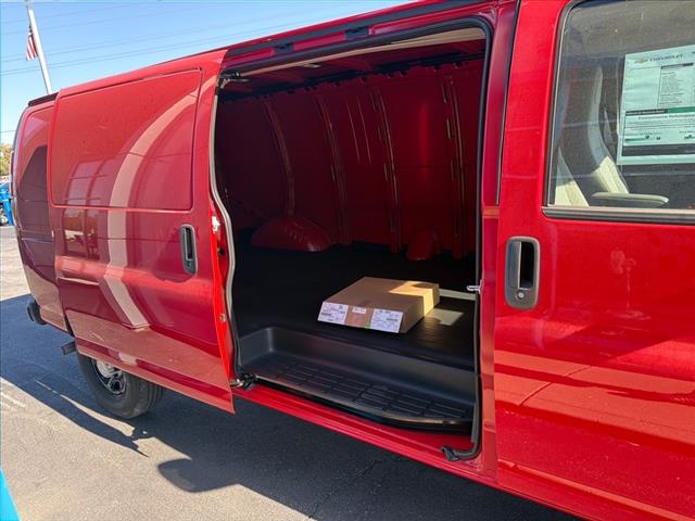 2025 Chevrolet Express 