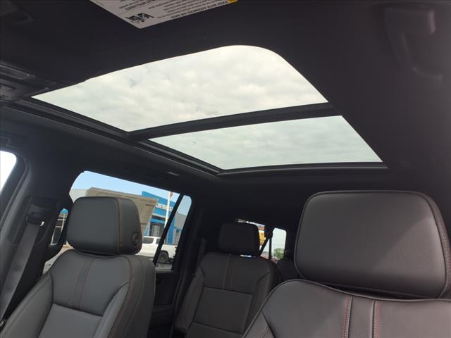 2025 Chevrolet Suburban RST