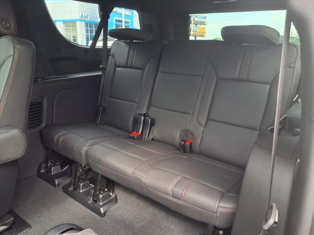 2025 Chevrolet Suburban RST