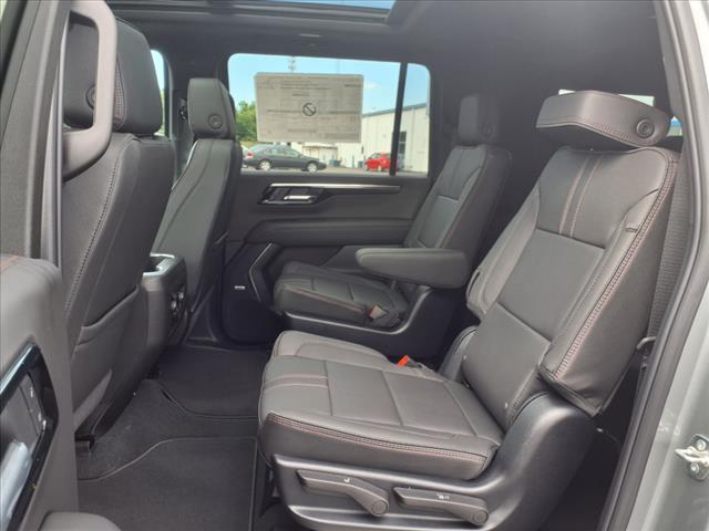 2025 Chevrolet Suburban RST