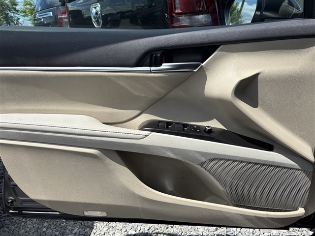 2023 Toyota Camry Hybrid XLE
