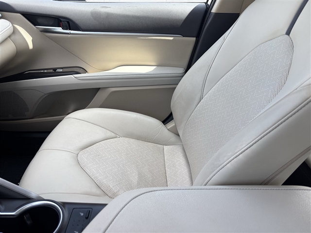 2023 Toyota Camry Hybrid XLE