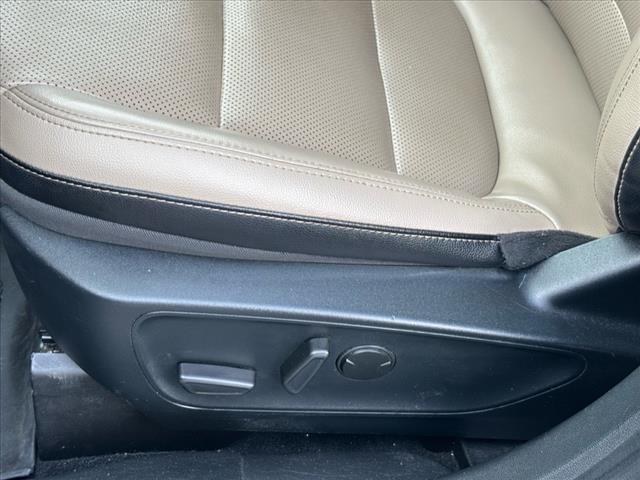 2022 Ford Escape Hybrid SEL