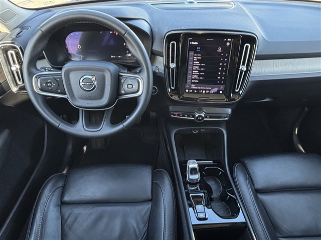 2023 Volvo XC40 Ultimate
