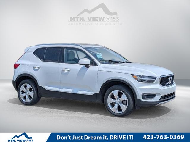 2022 Volvo XC40 Momentum