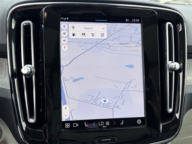 2023 Volvo XC40 B5 Plus Dark Theme