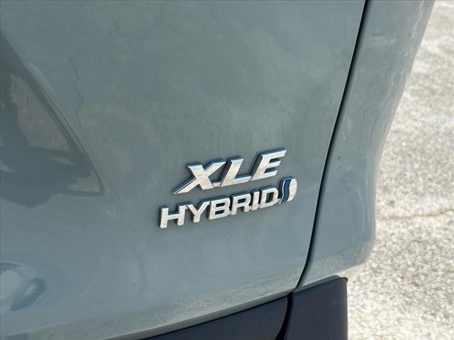 2022 Toyota RAV4 Hybrid XLE
