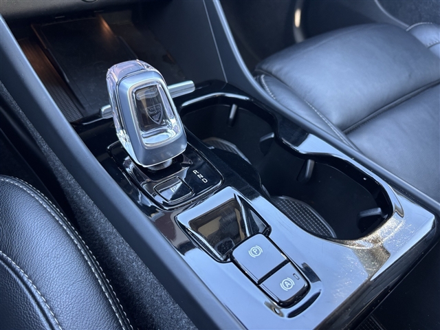 2023 Volvo XC40 Ultimate