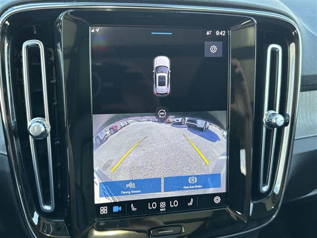 2023 Volvo XC40 Ultimate