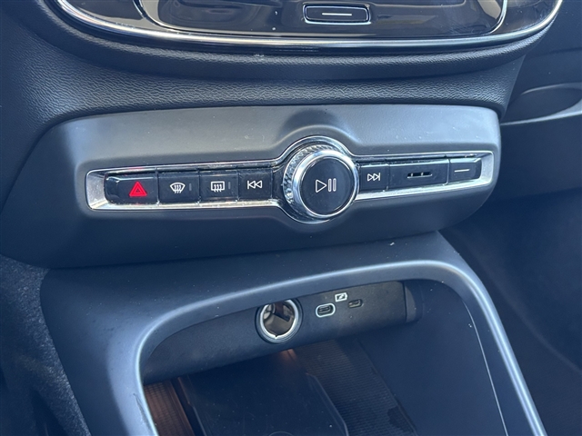 2023 Volvo XC40 Ultimate