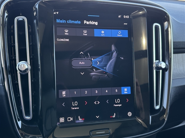 2023 Volvo XC40 Ultimate