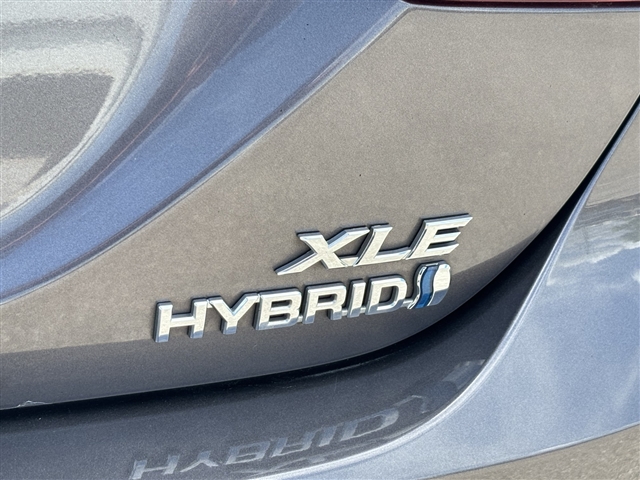 2023 Toyota Camry Hybrid XLE