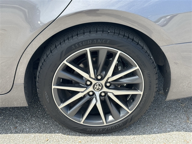 2023 Toyota Camry Hybrid XLE