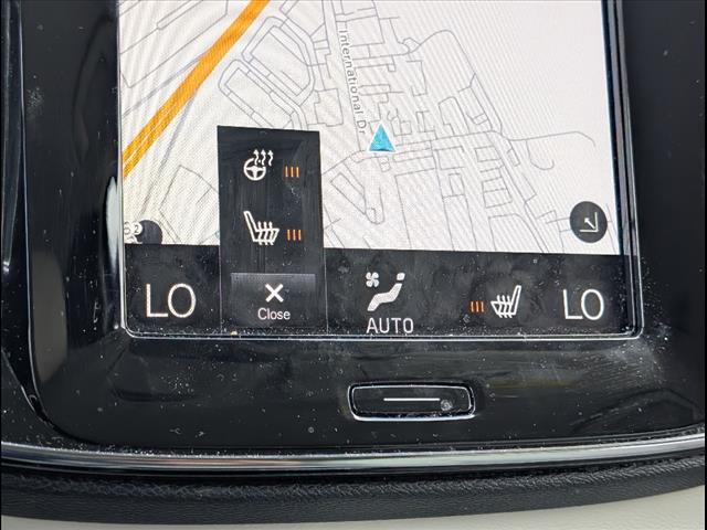 2022 Volvo XC40 Momentum