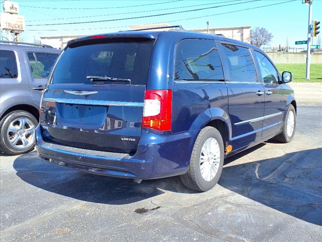 2013 Chrysler Town and Country Limited