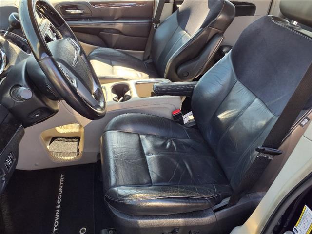 2013 Chrysler Town and Country Limited