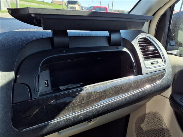 2013 Chrysler Town and Country Limited