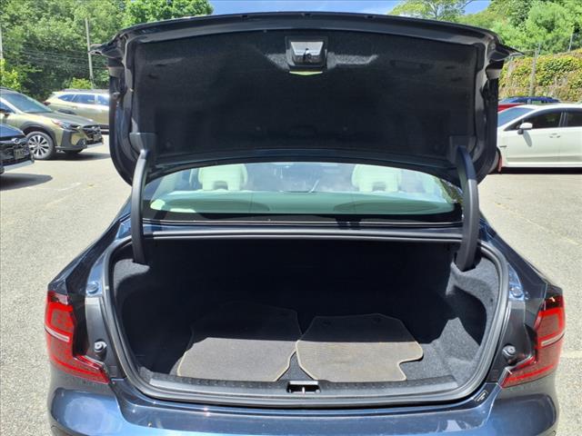 2024 Volvo S60 B5 FWD CORE DARK THEME