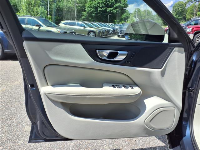 2024 Volvo S60 B5 FWD CORE DARK THEME