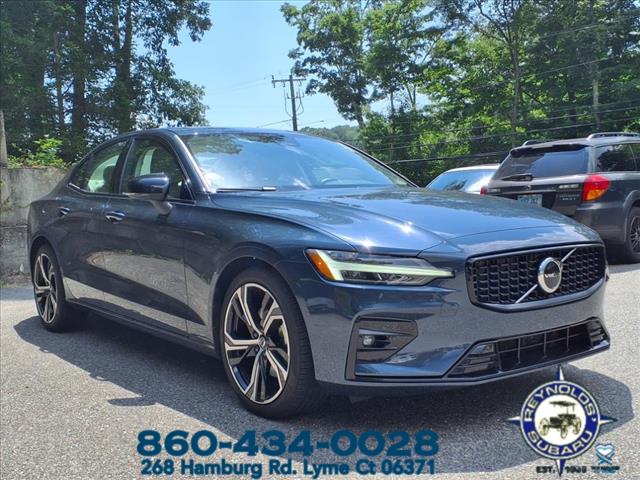2024 Volvo S60 B5 FWD CORE DARK THEME