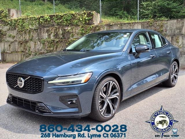2024 Volvo S60 B5 FWD CORE DARK THEME