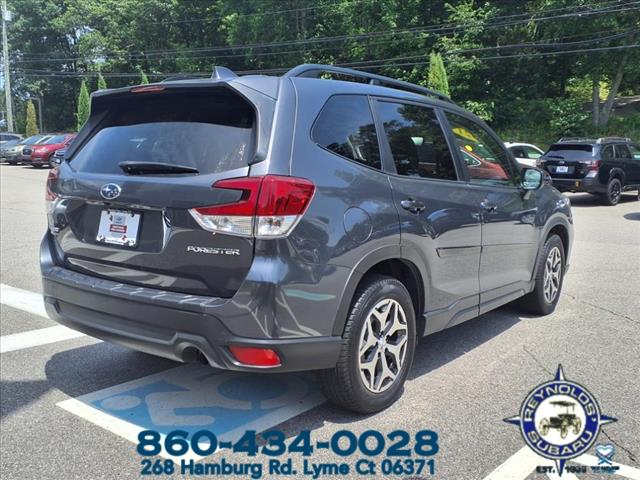 2021 Subaru Forester PREMIUM CVT