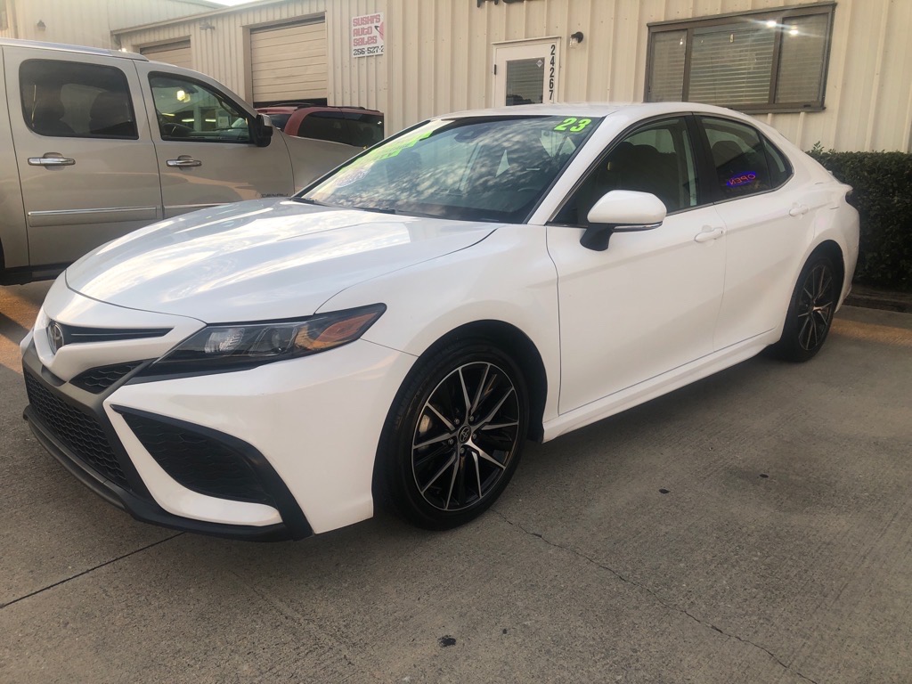 2023 Toyota Camry SE photo 2