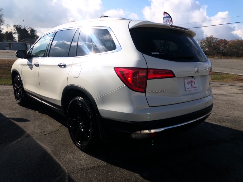 2016 Honda Pilot Touring photo 4