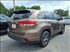 2019 Toyota Highlander LE - thumbnail 4