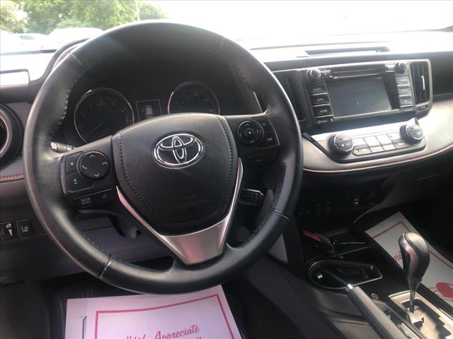 2017 Toyota RAV4 SE