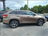 2019 Toyota Highlander LE - thumbnail 5