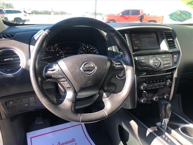 2016 Nissan Pathfinder SV