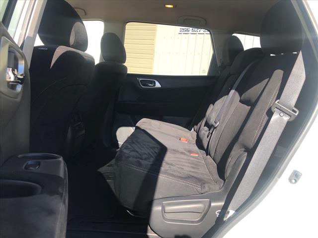 2016 Nissan Pathfinder SV