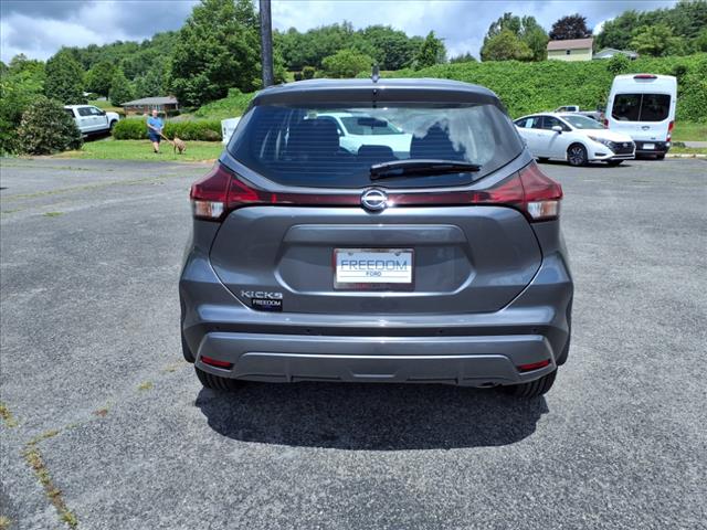 2025 Nissan Kicks Play S