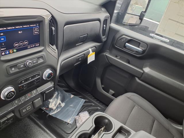 2025 GMC Sierra 2500HD Pro