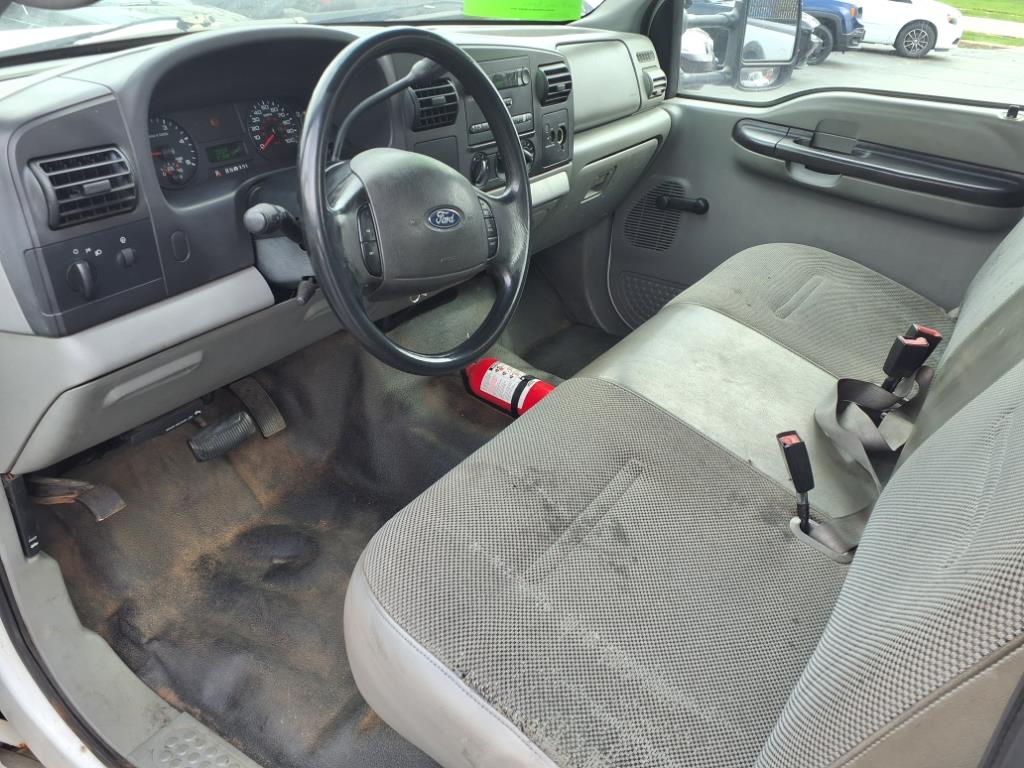 2005 Ford F-450 - Photo 10